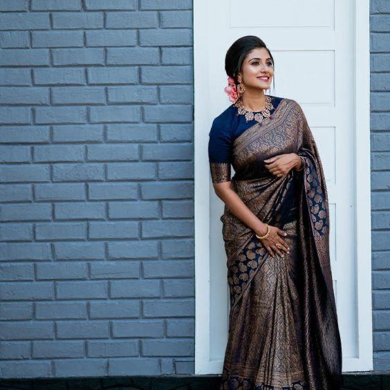 Women Navy Blue Banarasi Soft Silk Saree