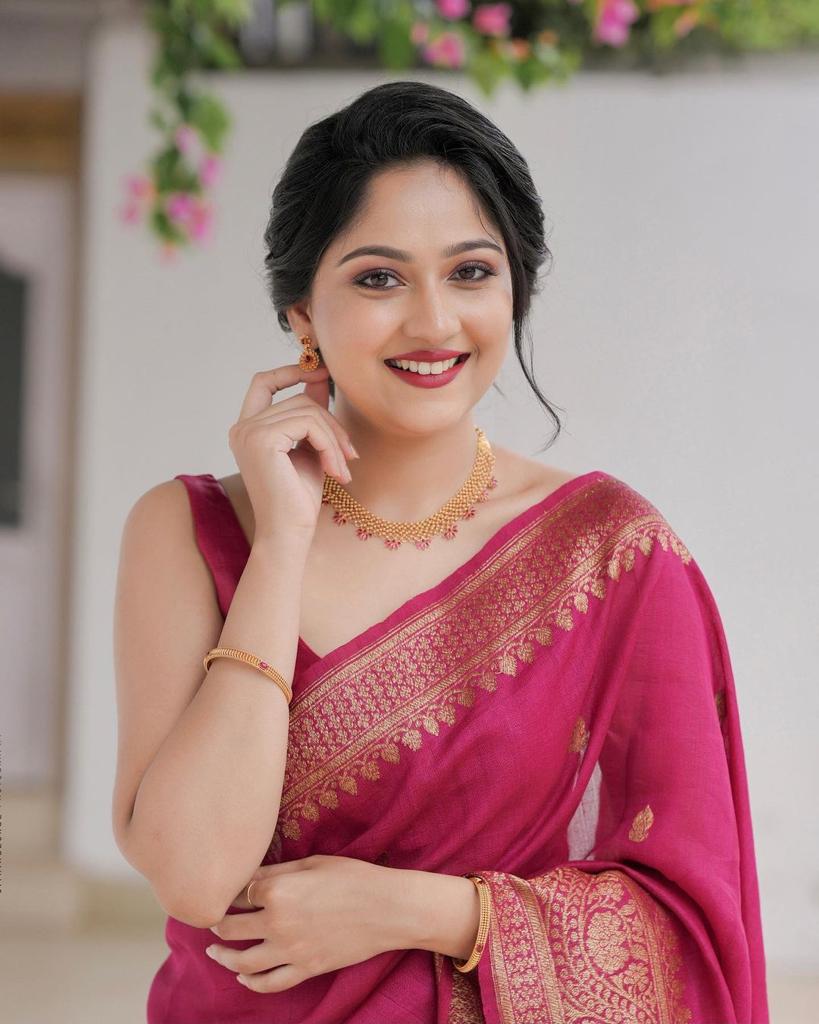 Women Pink Banarasi Soft Silk Saree