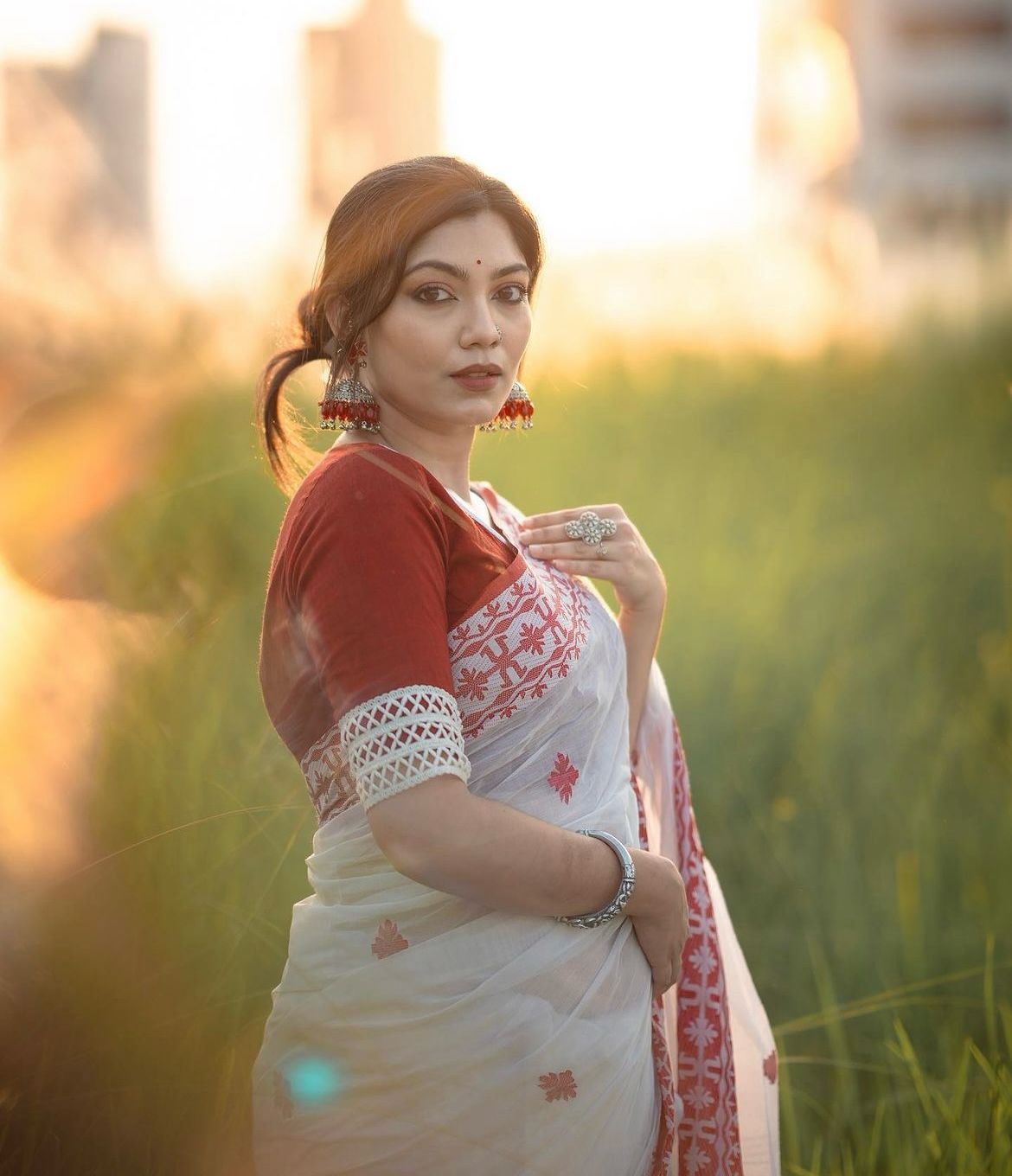 Women White And Maroon Soft Cotton Silk Saree