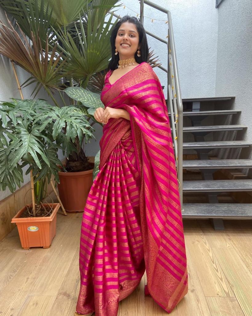 Women Pink Banarasi Soft Silk Saree