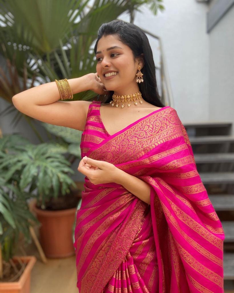 Women Pink Banarasi Soft Silk Saree