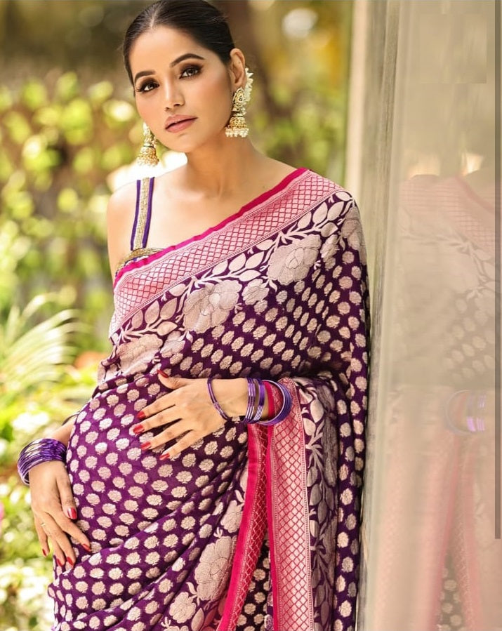 Women Purple Silk Floral Saree