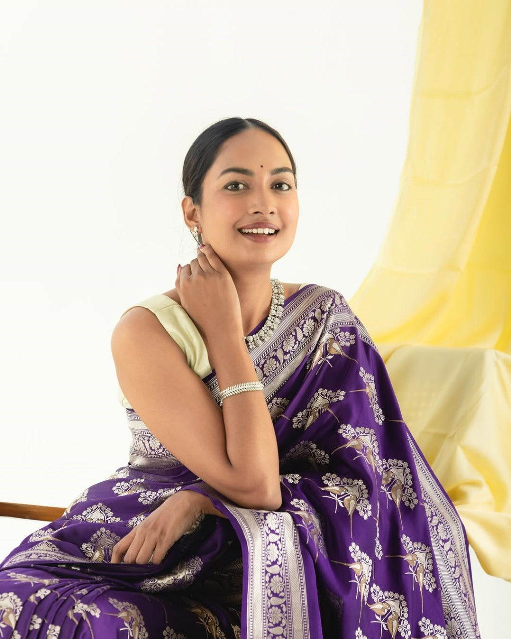 Women Purple Silk With Zari Weaving Saree