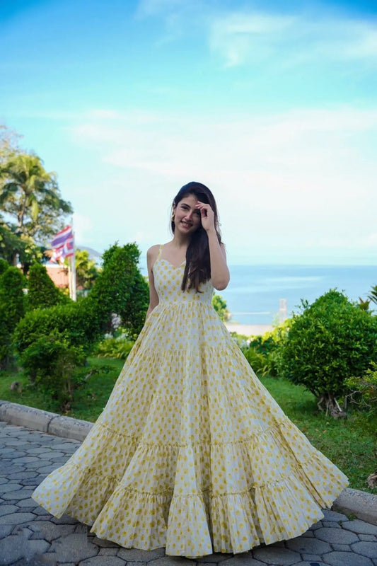 Women Off White Georgette Floor Length Gown