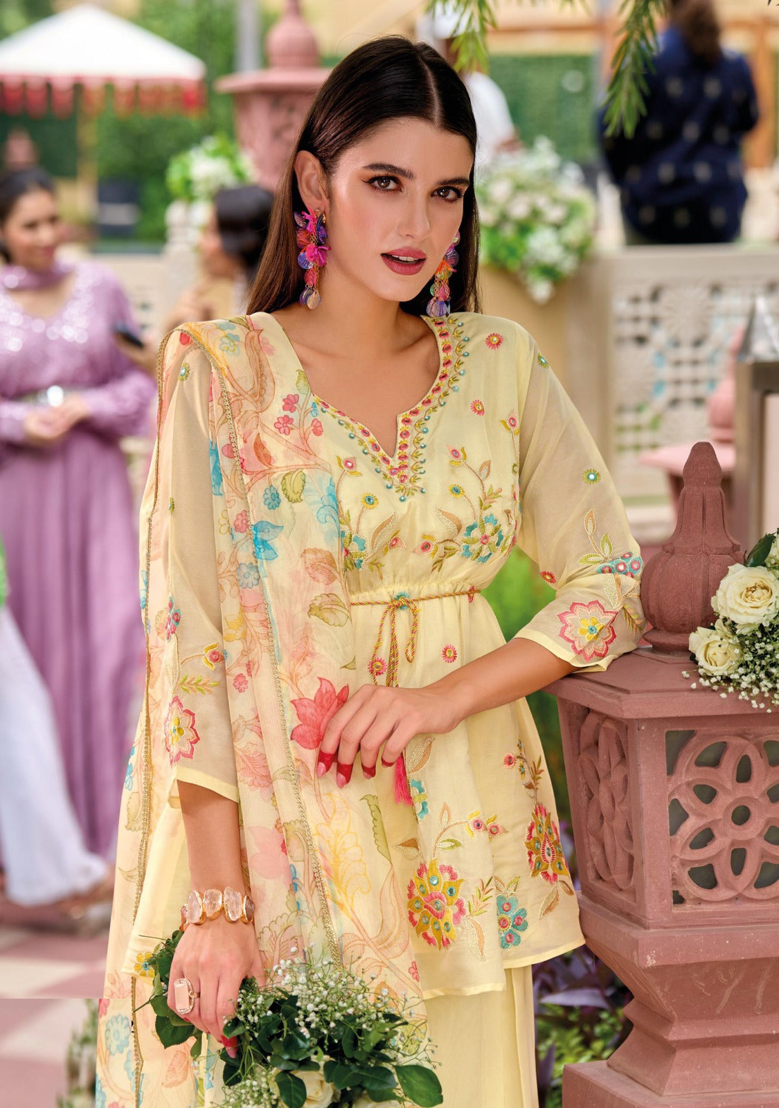 Women Cream Viscose Simmer Pant Suit Set