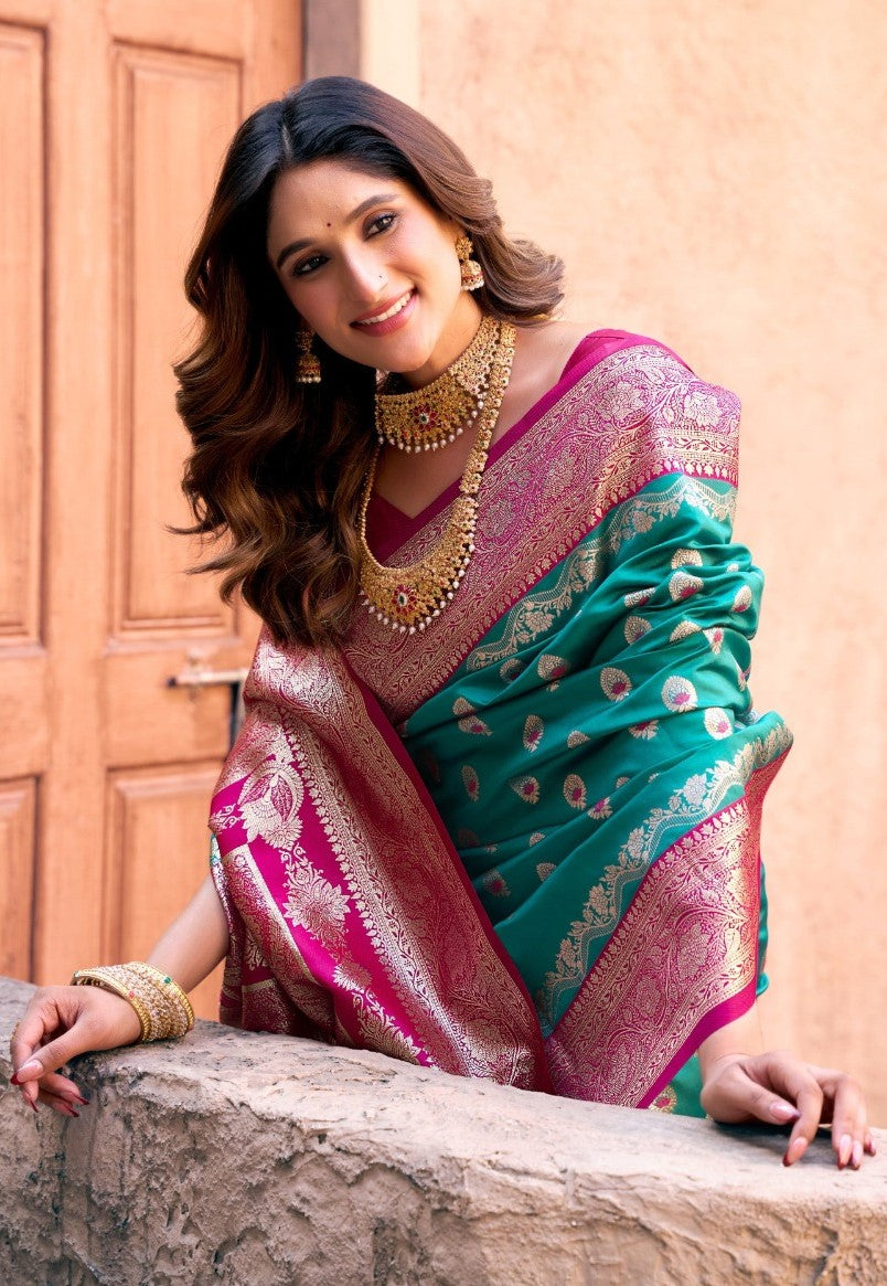 Women Rama Green And Pink  Soft Silk Saree