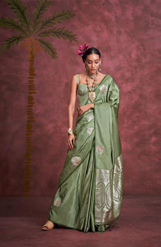 Women Green Handloom Weaving Jari Silk Saree