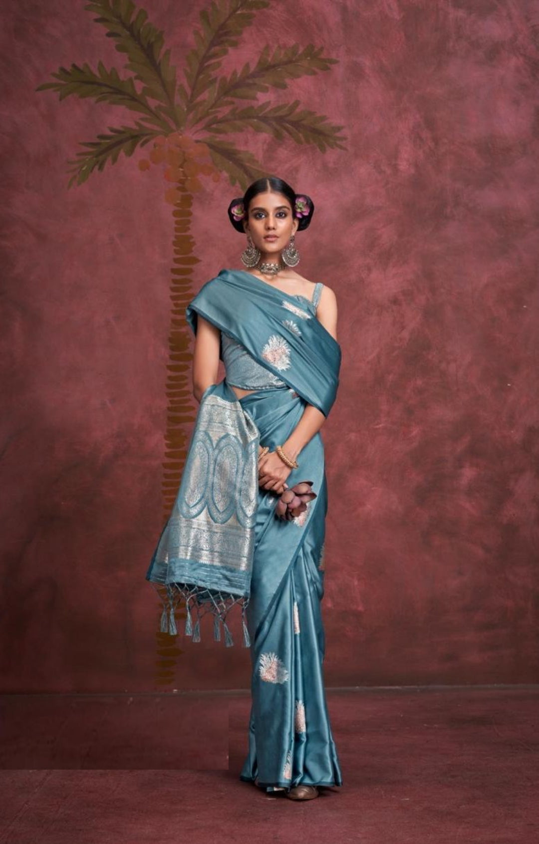Women Blue Handloom Weaving Jari Silk Saree