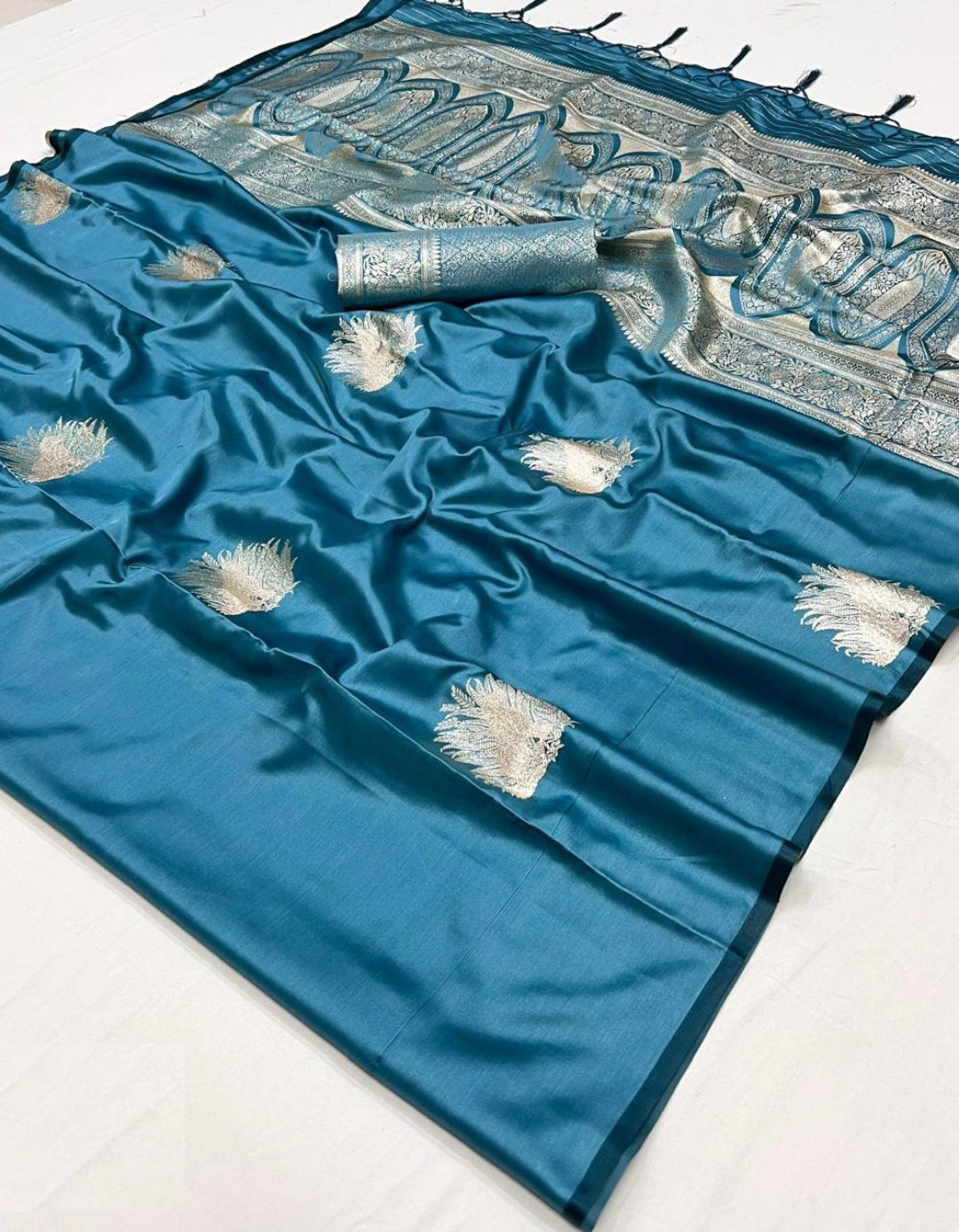 Women Blue Handloom Weaving Jari Silk Saree