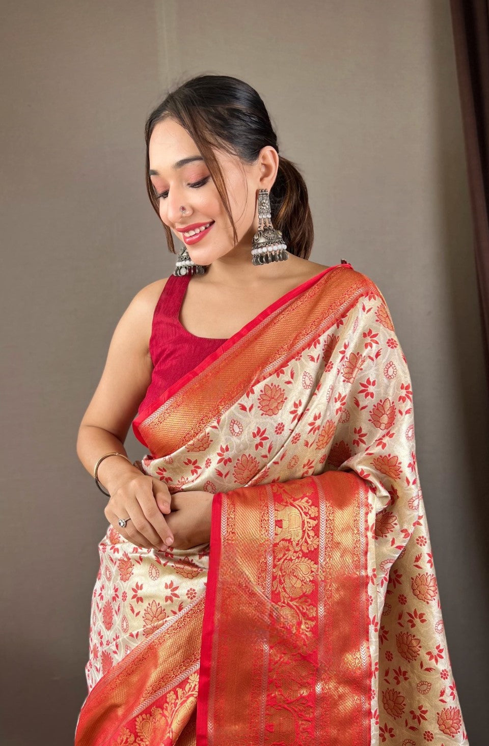 Women Sea Green And Red Kanjivaram Silk  Saree