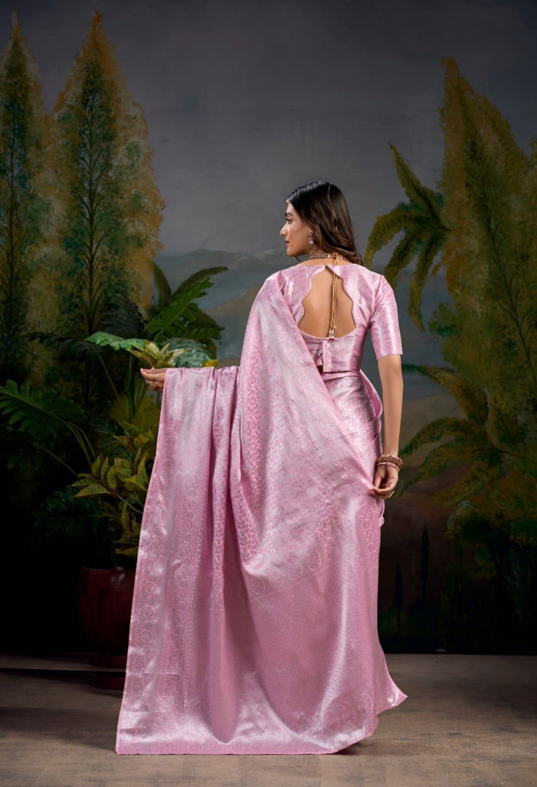 Women Light Pink Kanjivaram Silk Zari Weaving Work Saree