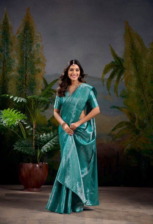 Women Rama Green Kanjivaram Silk Zari Weaving Work Saree
