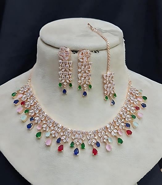 Exquisite Multicolor Gemstone Necklace Set with Earrings and Maang Tikka