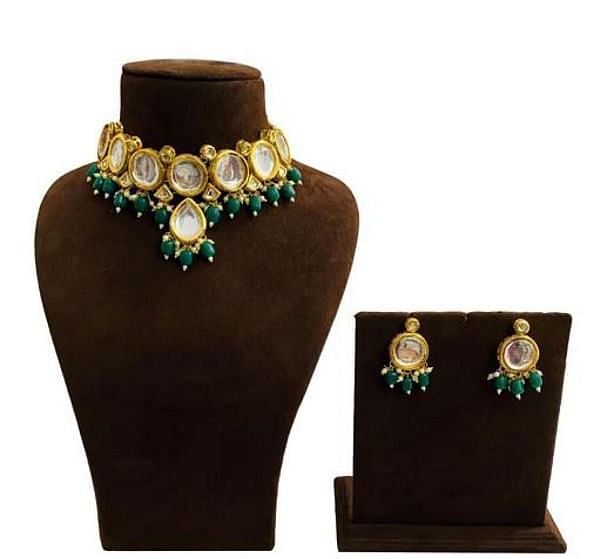 Elegant Gold and Green Kundan Choker Necklace Set