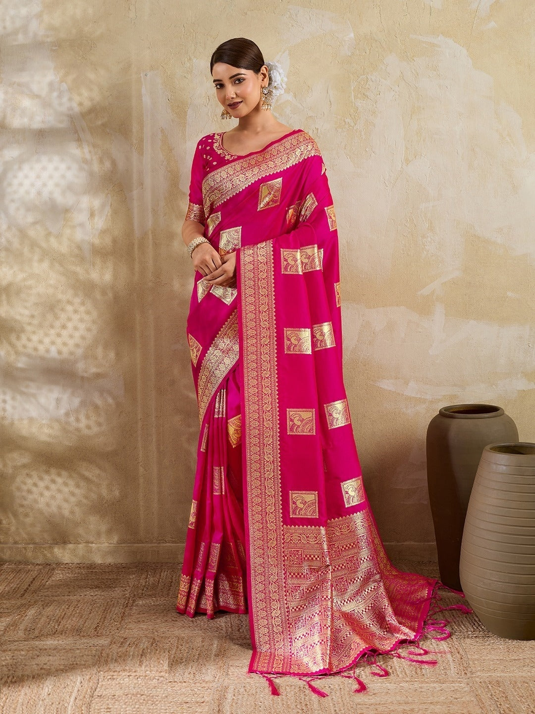 Women Pink Silk Blend Desi Saree