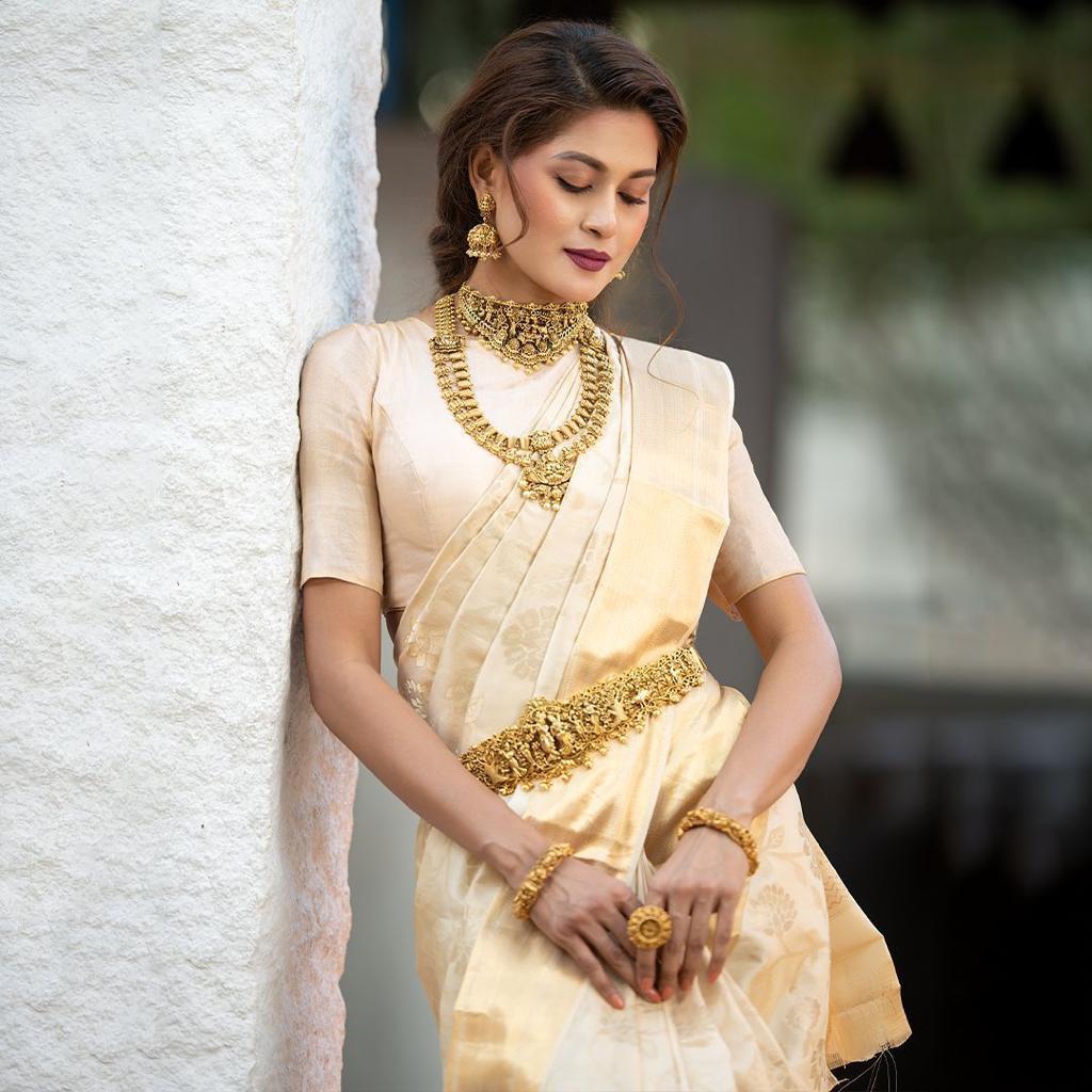 Women Off White Kanjivaram Soft Silk Saree