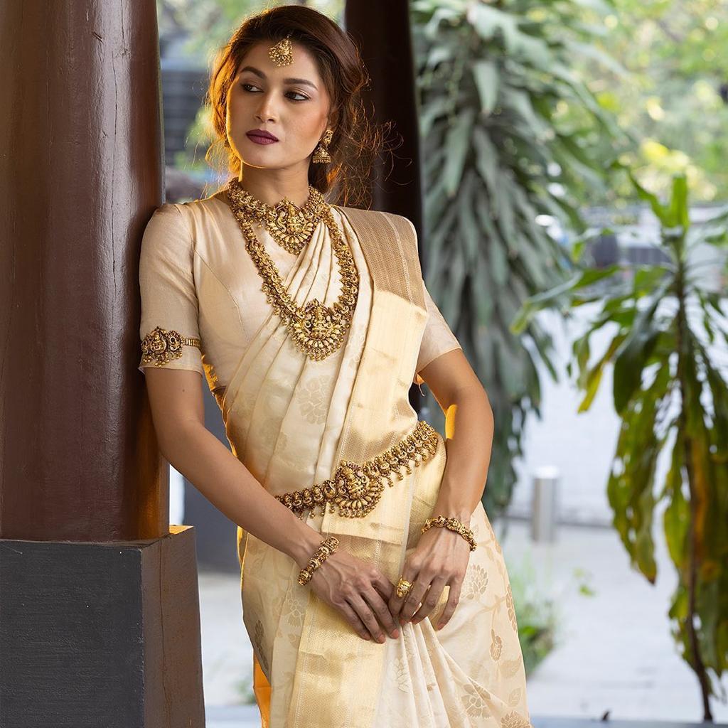 Women Off White Kanjivaram Soft Silk Saree