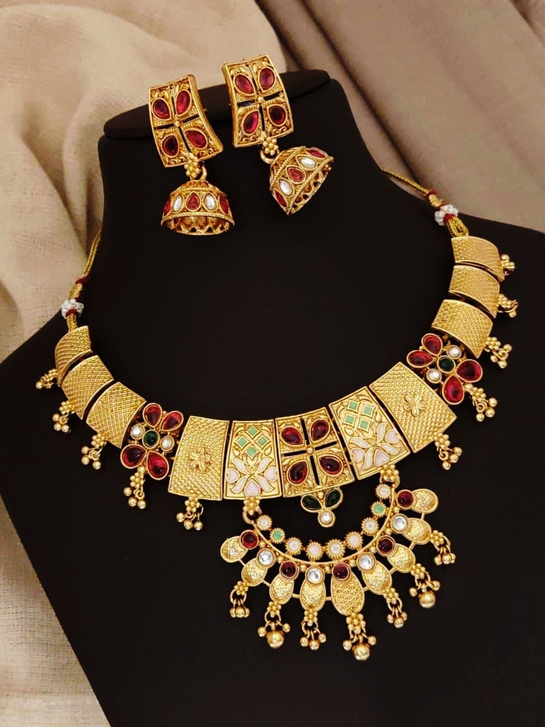 Fabulus Antique Gold Plated Choker Jewelry Set For Women