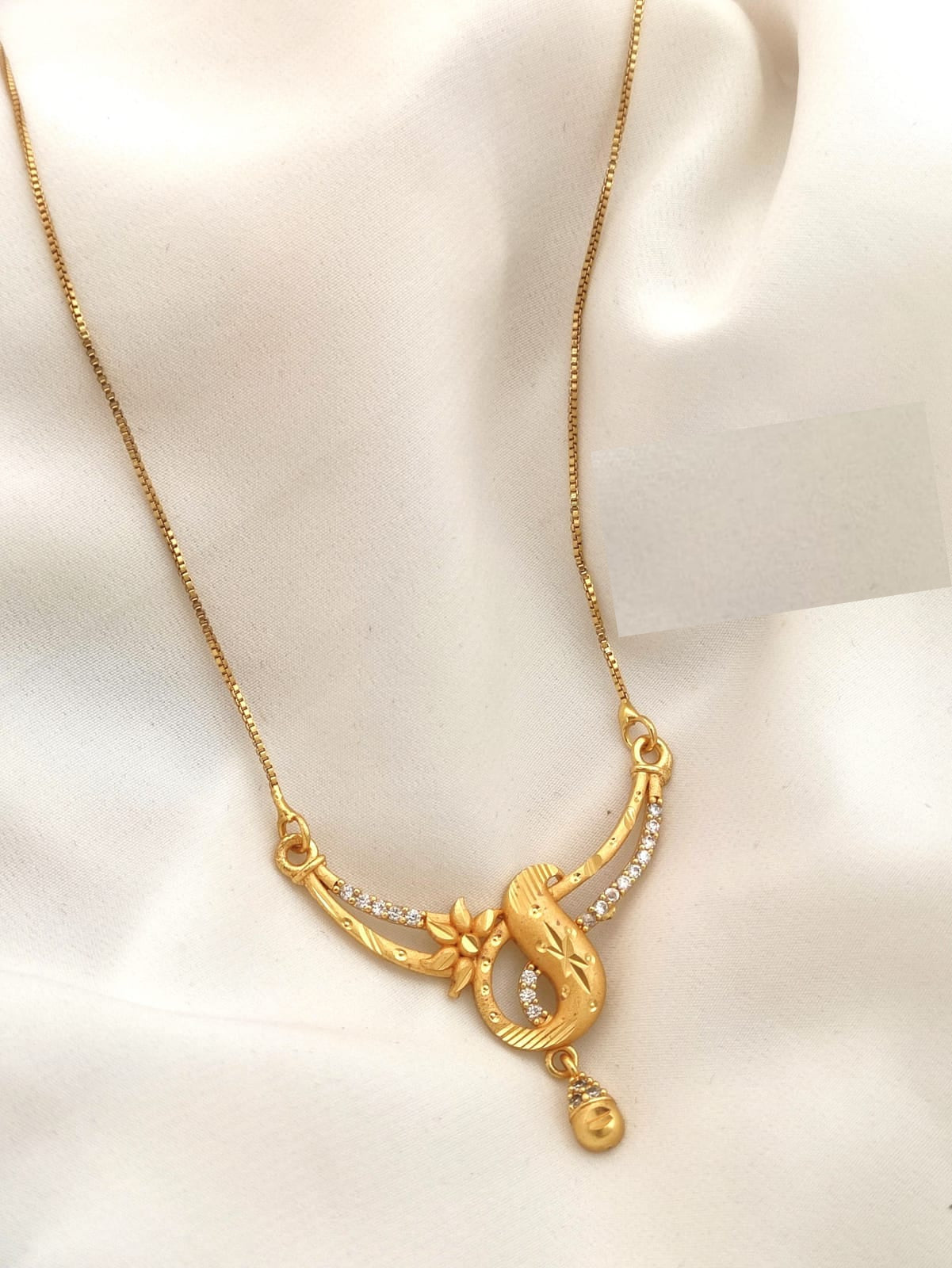 Beautiful Golden Polished Necklace