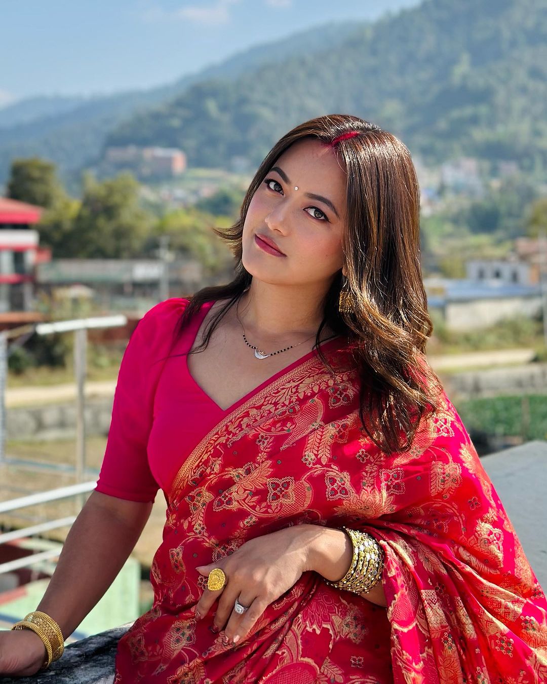 Women Pink Banarasi Soft Silk Saree