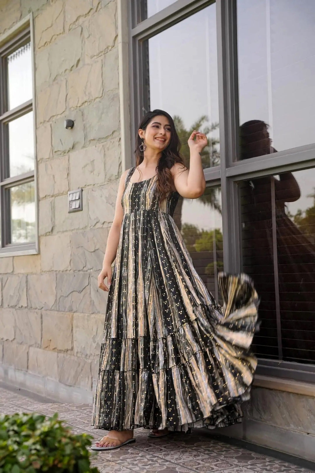 Women Black Georgette Floor Length Gown