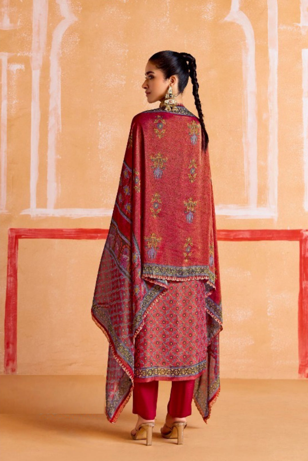 Gleaming Pink Muslin Banarasi Zari Digital Print With Embroidery Work Straight-Cut Suit Set