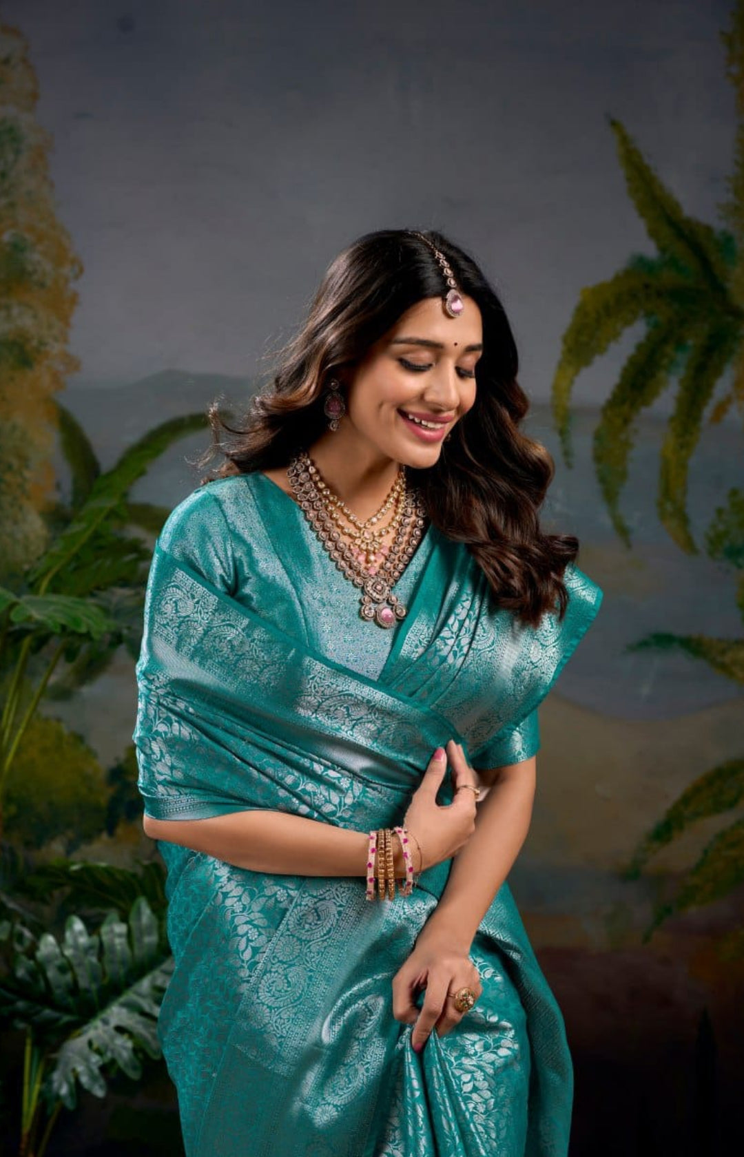 Women Rama Green Kanjivaram Silk Zari Weaving Work Saree