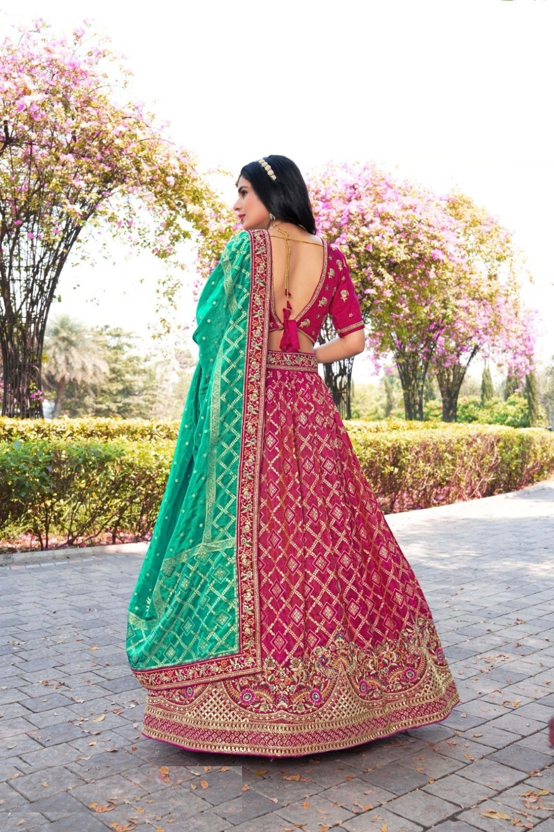 Exquisit Pink Banarasi Silk Traditional Lehenga