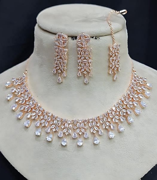 Elegant Rose Gold Plated Necklace and Earrings Set with Crystal Drops