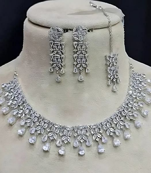 Elegant Crystal Drop Necklace and Earring Set