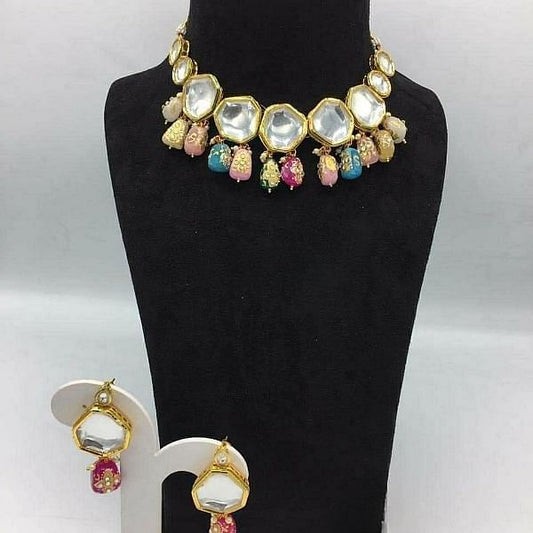 Elegant Kundan Necklace and Earrings Set