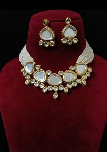 Elegant Kundan Pearl Necklace Set with Earrings