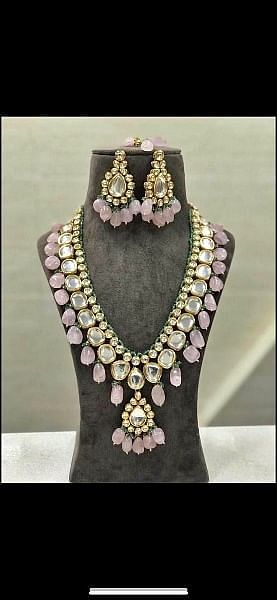 Elegant Kundan and Rose Quartz Necklace Set