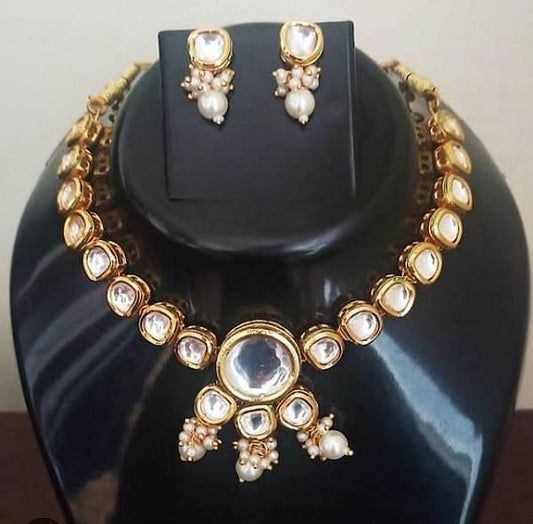 Elegant Kundan Necklace Set with Pearls