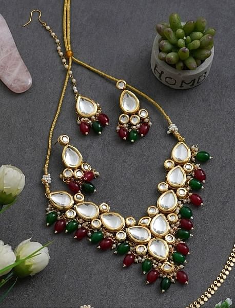 Elegant Kundan Necklace Set with Earrings