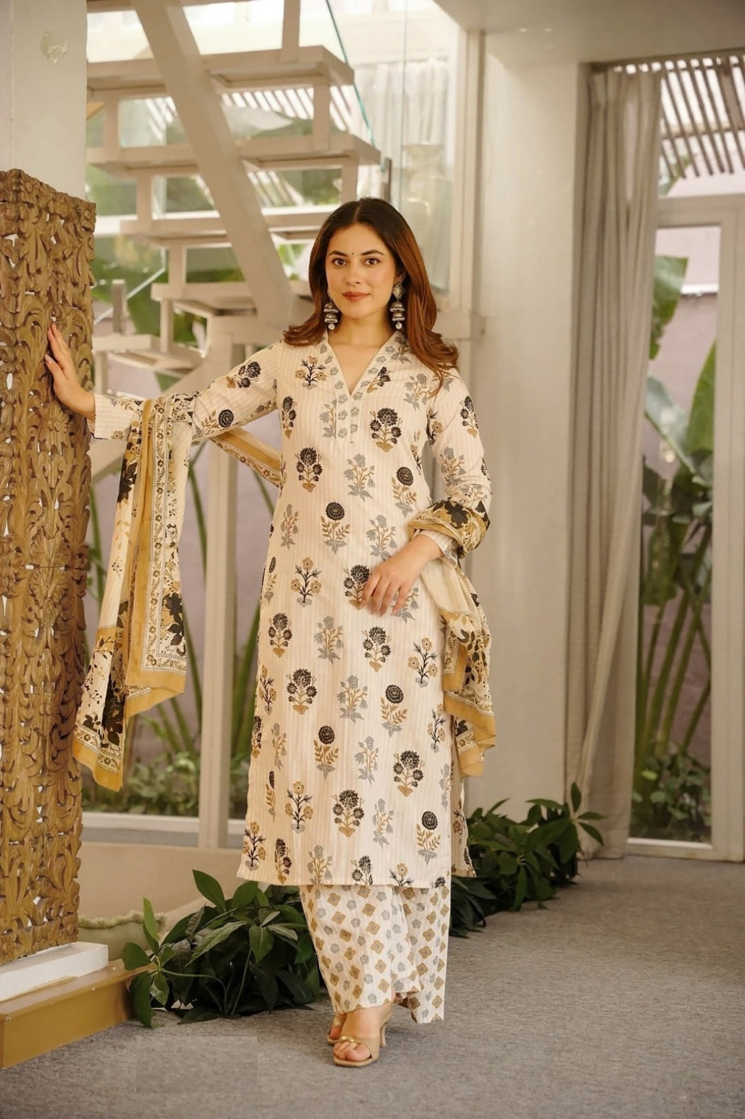 Women Off White Cambric Cotton Pant Bottom Suit Set