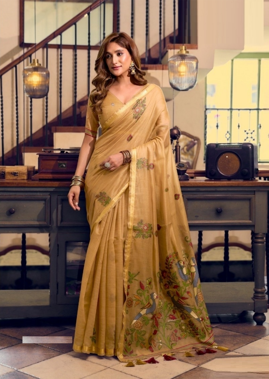 Women Golden Cotton Handloom Saree