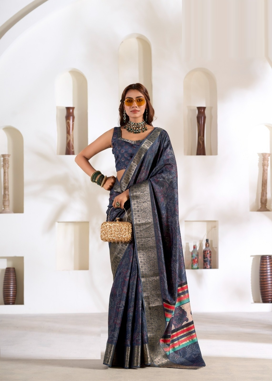 Women Dark Blue Silk Traditional Saree