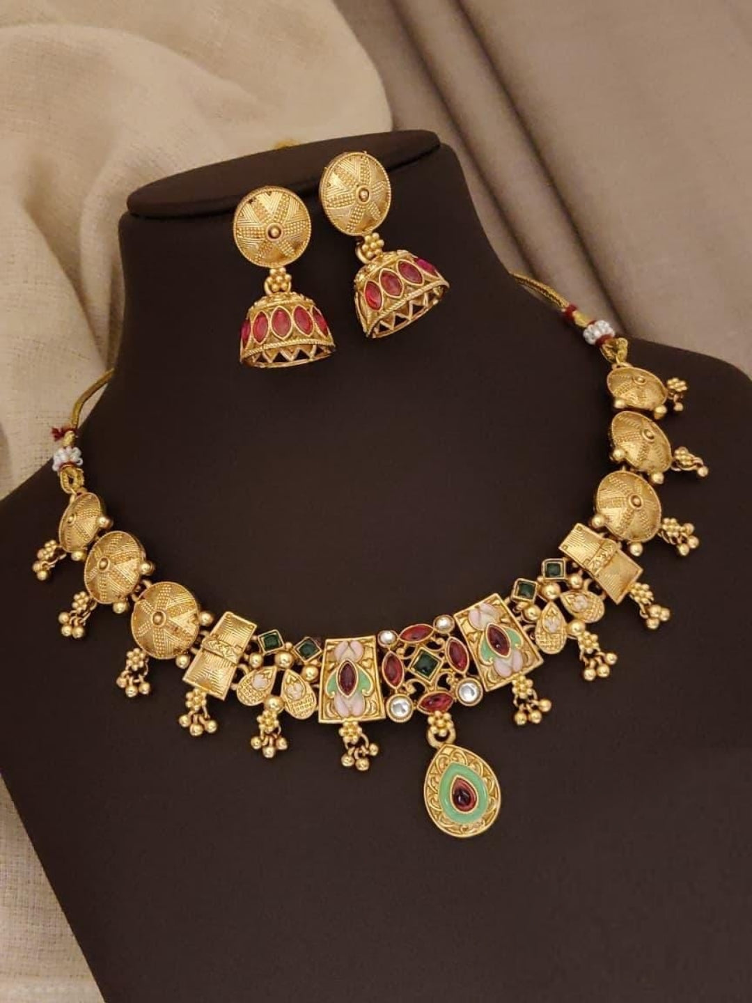 Diamoon Antique Gold Plated Choker Jewelry Set For Women
