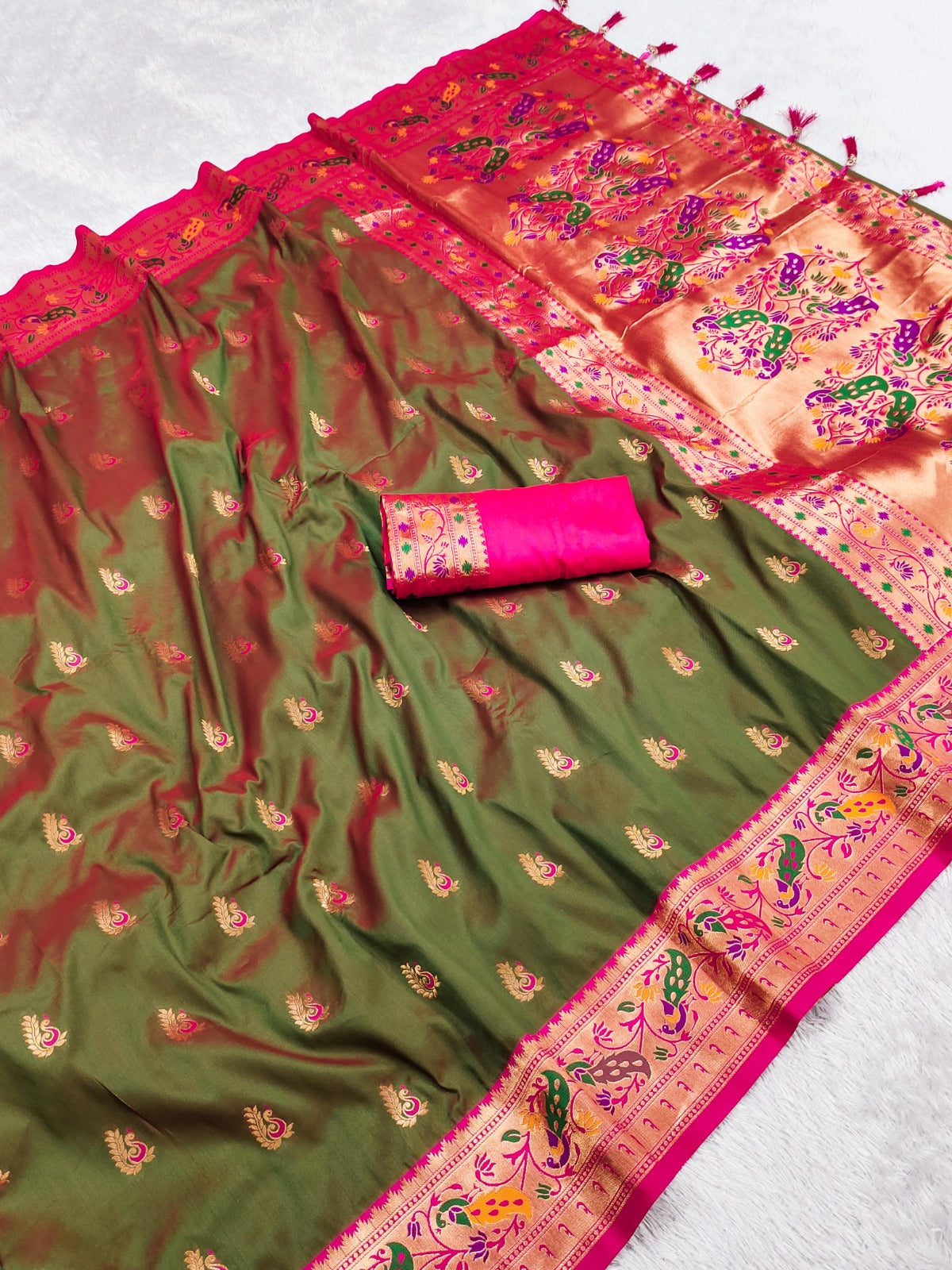 Women Mehendi Green Soft Silk Saree