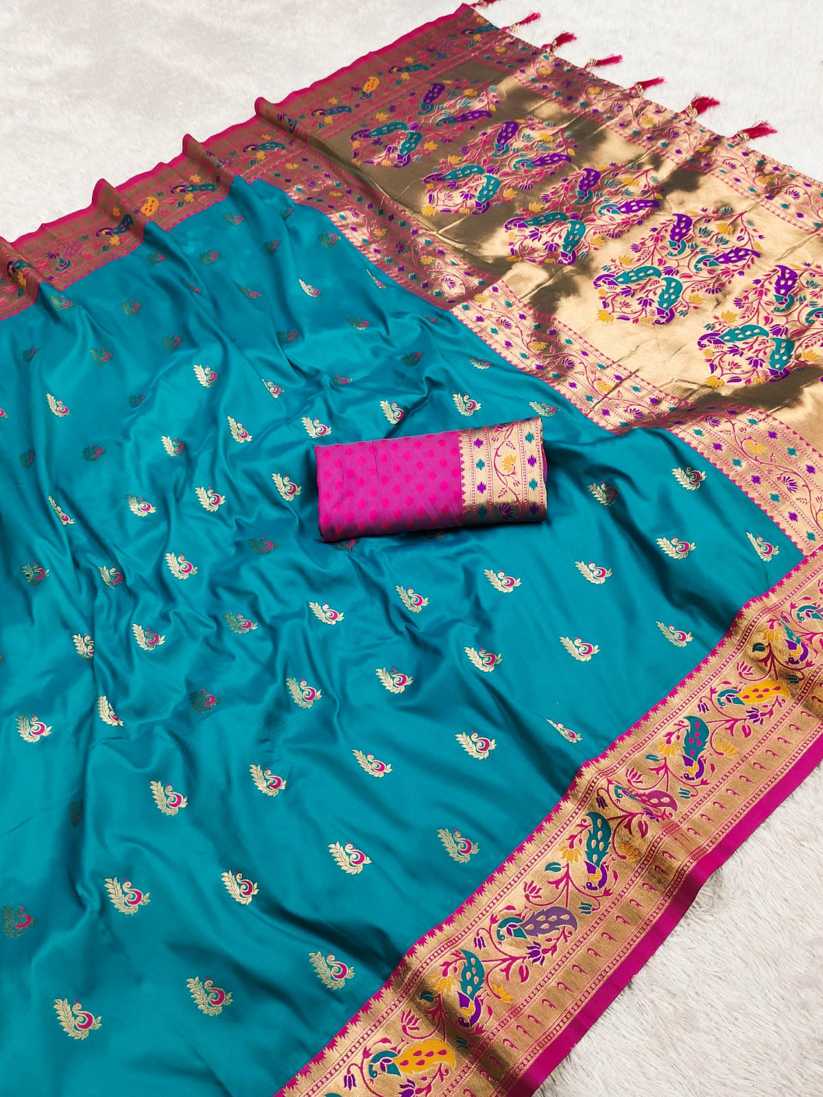 Women Blue Soft Silk Saree