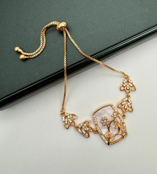 Elegant Off White Beaded Necklace